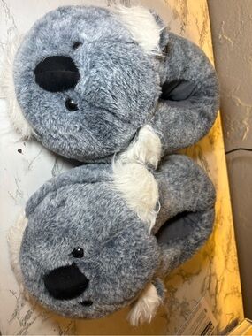 Cozy Grey Koala Slippers - Plush Indoor Shoes